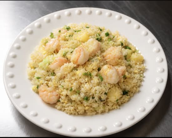 Pineapple Shrimp Fried Rice (鳳梨蝦仁蛋炒飯)